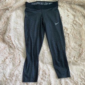 Nike Dri-Fit Cropped Leggings